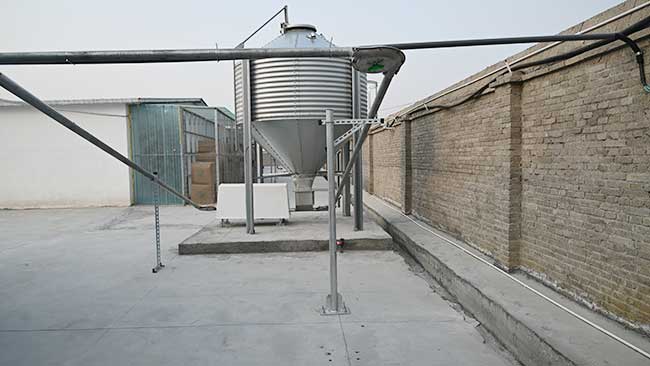 養(yǎng)豬場自動供料設備包含哪些部分